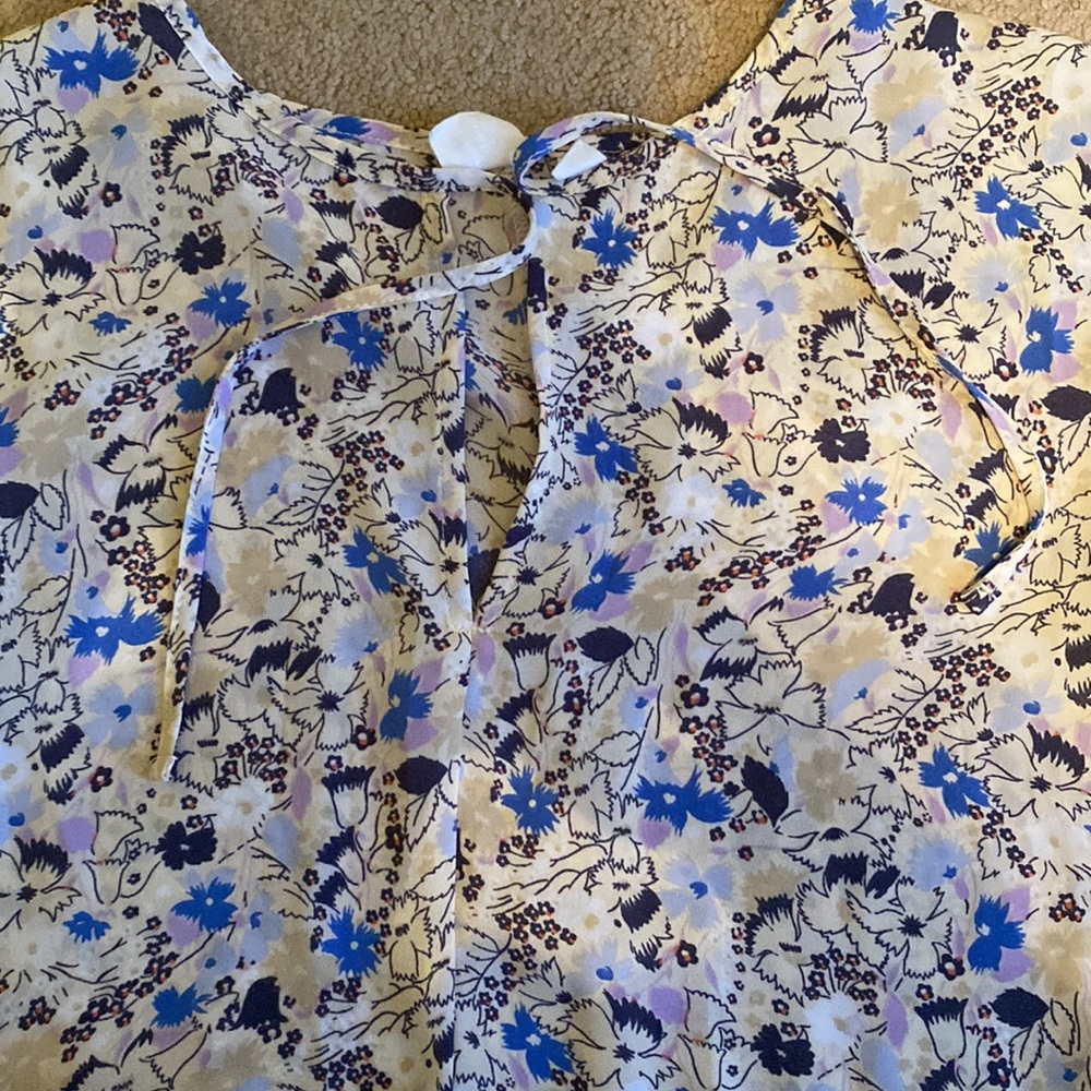 GAP top - Picture 2 of 3